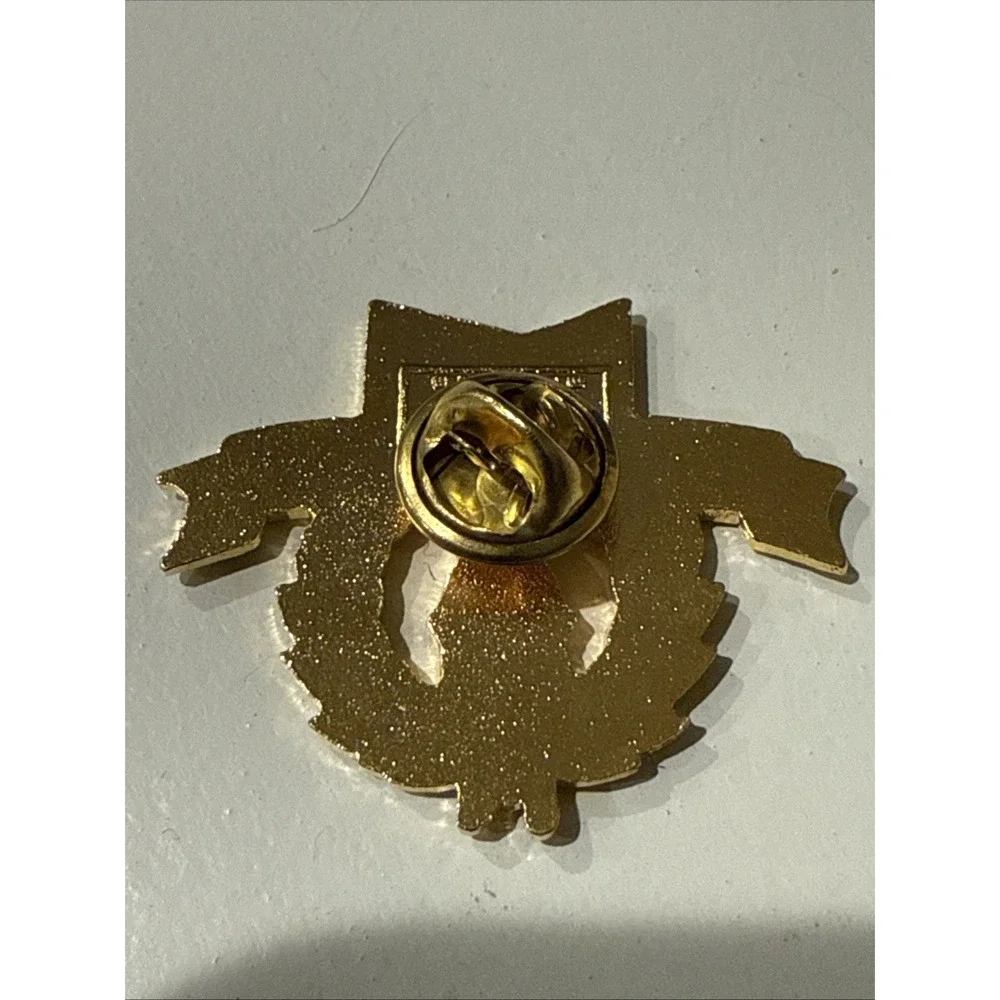 vintage Budweiser International lapel pin 1990s Collectable Racing Horse Pimlico